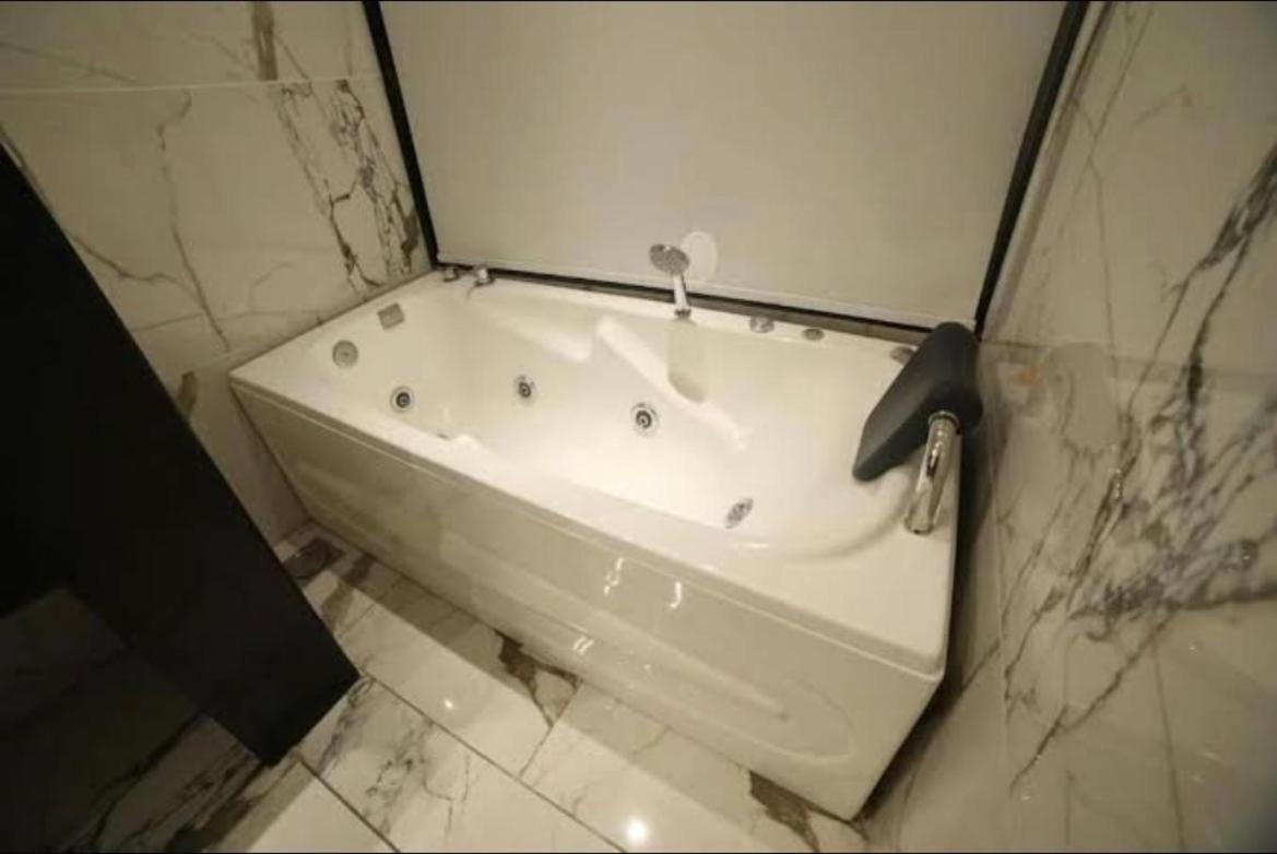 Grand Ittehad Boutique Hotel Lahore Exteriör bild