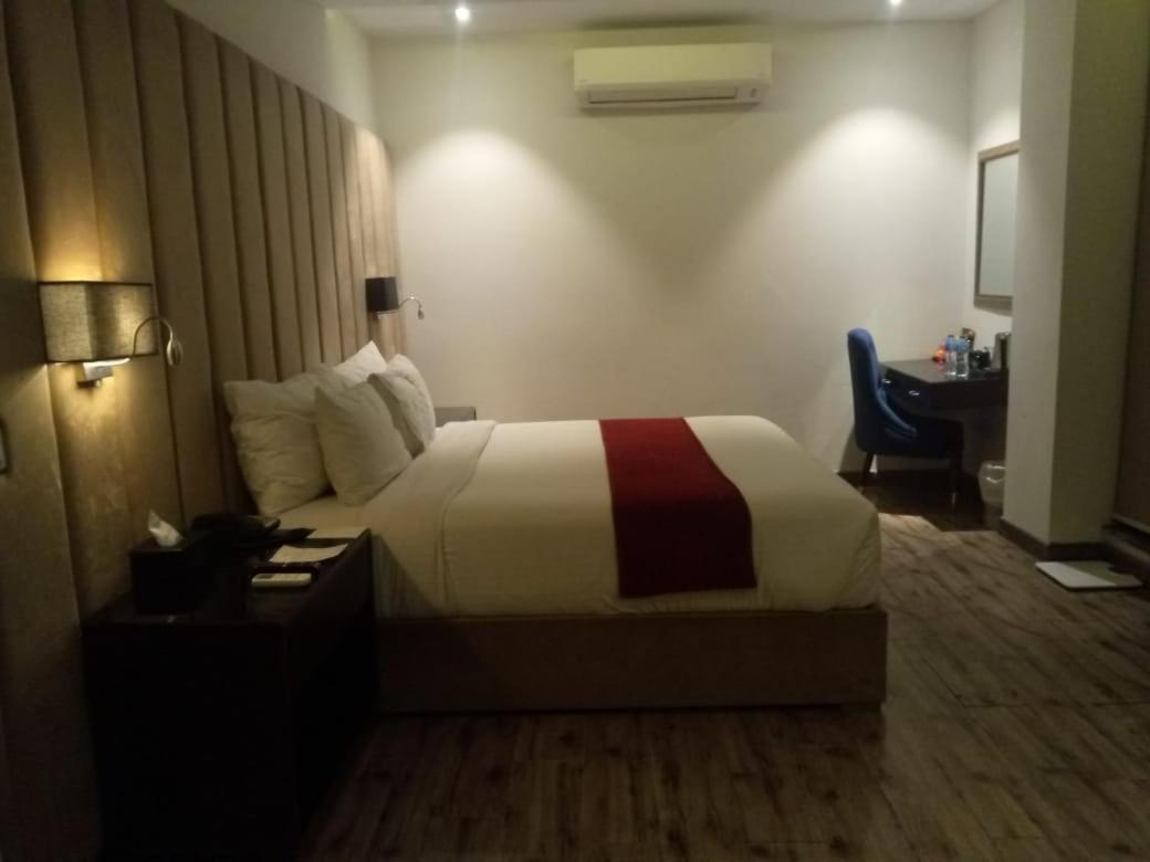 Grand Ittehad Boutique Hotel Lahore Exteriör bild